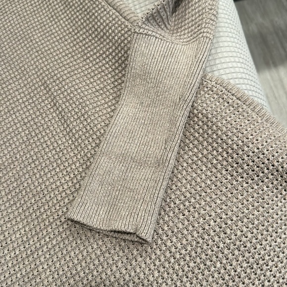 AKINI oversized, long, tan waffle knit sweater with side zippers. Size M. - Picture 3 of 4